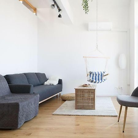 טיצ'י Timegoesslow Cozy Attic City Center מראה חיצוני תמונה