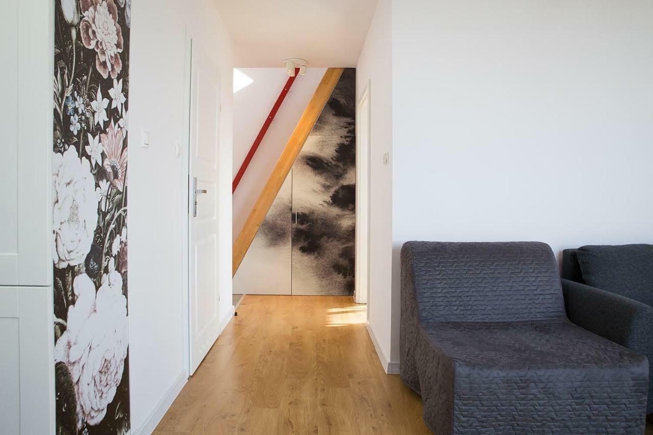 טיצ'י Timegoesslow Cozy Attic City Center מראה חיצוני תמונה